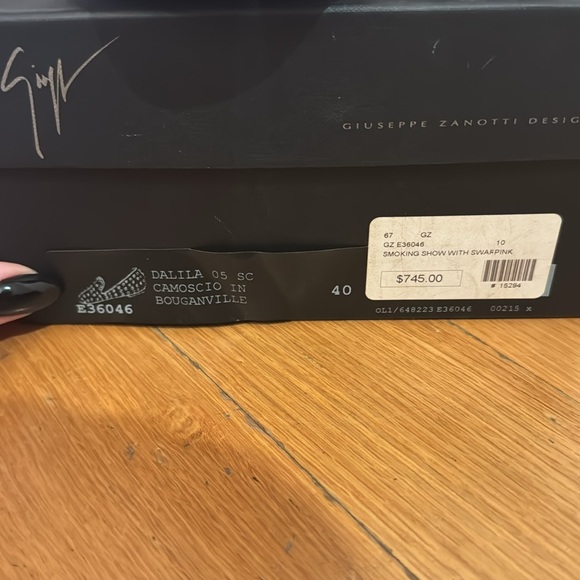 Giuseppe zanotti pink flat with studs. Size 40. Ships in box. - Picture 6 of 6